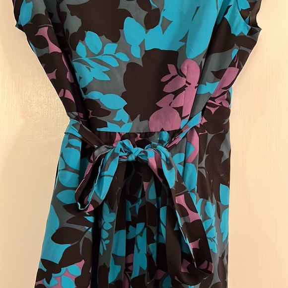 Banana Republic wrap dress - Picture 7 of 10